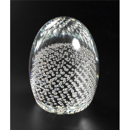 587 - A CLEAR GLASS DOMED BULLICANTE PAPERWEIGHT