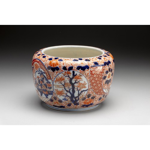 675 - A JAPANESE IMARI 'FLOWER BASKET' BOWL, MEIJI PERIOD, 1868 - 1912