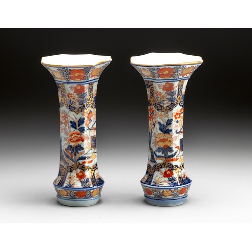 667 - A PAIR OF JAPANESE IMARI 'LANDSCAPE' SLEEVE VASES, MEIJI PERIOD, 1868 - 1912