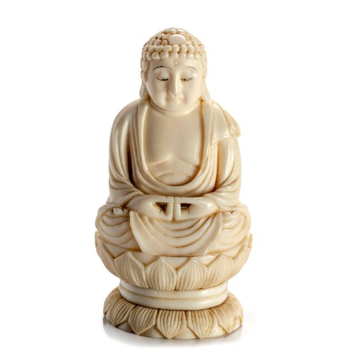 606 - A JAPANESE IVORY OKIMONO OF THE SEATED BUDDHA, TAISHO PERIOD, 1912 - 1926