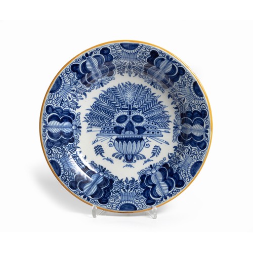 570 - A DUTCH DELFT BLUE AND WHITE ''FLORAL BOUQUET' DISH