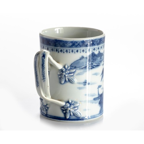 650 - A CHINESE BLUE AND WHITE 'PAGODA' TANKARD, QING DYNASTY, QIANLONG, 1735 - 1796