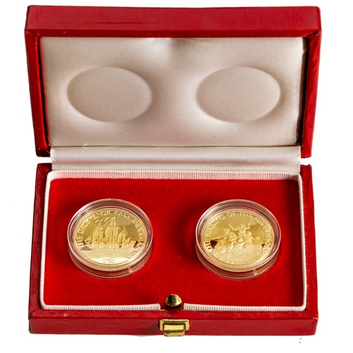 147 - A CASED 'GROSVENOR BICENTENARY' COMMEMORATIVE SET OF TWO 18CT GOLD MEDALLIONS, 1982