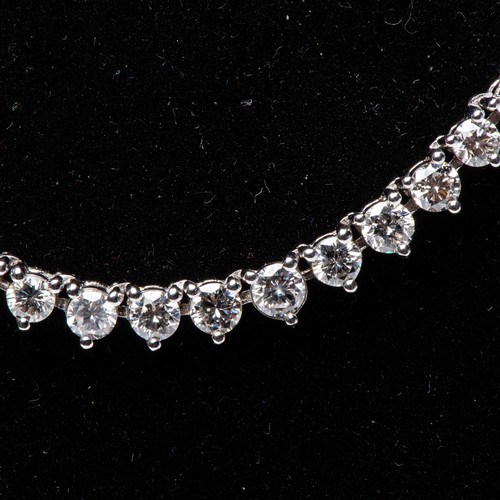 851 - A DIAMOND NECKLACE