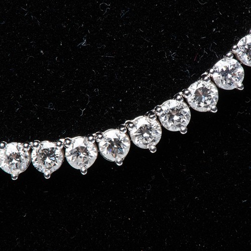 876 - A DIAMOND NECKLACE