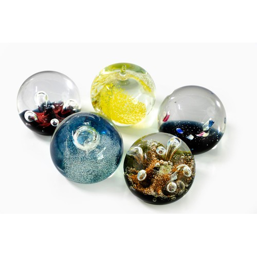 584 - A COLLECTION OF FIVE ASSORTED CAITHNESS PAPERWEIGHTS, MODERN