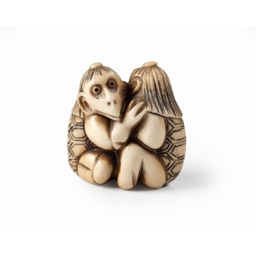 616 - A JAPANESE IVORY NETSUKE OF TWO 'KAPPA', MEIJI PERIOD, 1868 - 1912