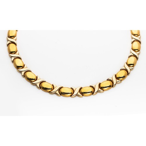 881 - A TWO-TONE 18CT GOLD NECKLACE