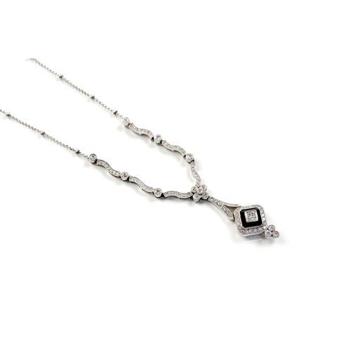 915 - A DIAMOND NECKLACE, BROWNS