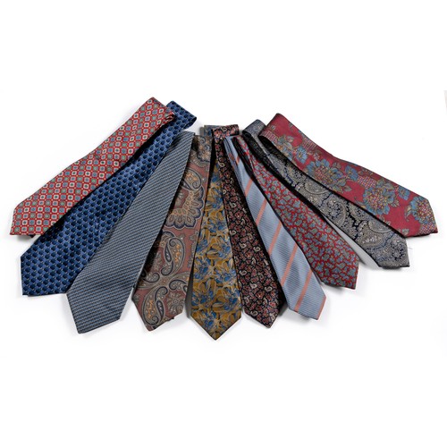 533 - A GROUP OF DESIGNER GENTLEMAN'S TIESComprising of: three Christian Dior ties; three YSL silk ties; t... 