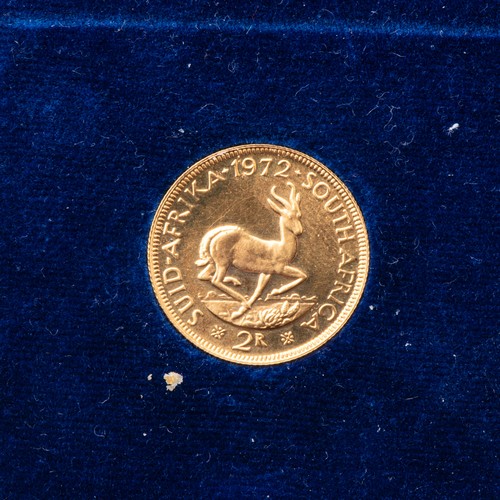 104 - A 22CT R2 GOLD COIN 1972Accompanied by blue leatherette box