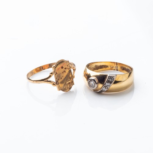 856 - TWO GOLD RINGS - UNASSOCIATED The gentleman's signet ring in 9ct gold, size M, the lady's dress ring... 