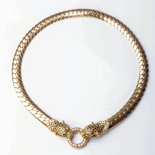 857 - A GOLD CARTIER-STYLE LEOPARD NECKLACE Pavé-set to center with 0,60 carats of round brilliant-cut dia... 