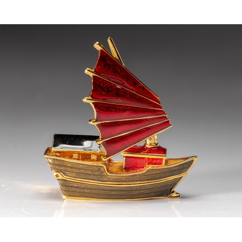 136 - AN ESTEE LAUDER SOLID PERFUME COMPACT, CHINESE JUNK-LA PAGODE, 2003