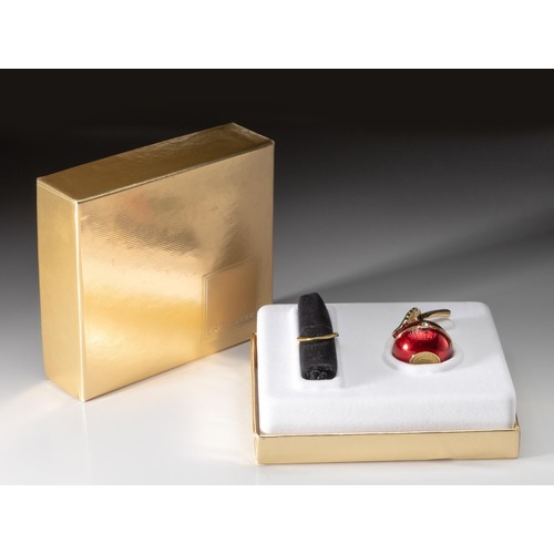 84 - AN ESTEE LAUDER SOLID PERFUME COMPACT, BEAUTIFUL RED CHERRY, 2002