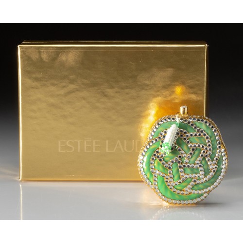 133 - AN ESTEE LAUDER POWER COMPACT, CHINESE LOVE KNOT, FROM THE AROUND-THE-WORLD COLLECTION, 2003