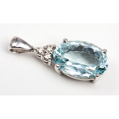 247 - AN AQUAMARINE AND DIAMOND PENDANT