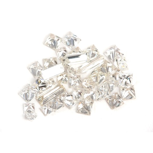 494 - A MELEE OF DIAMONDS 2,86 CARATS