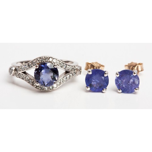 367 - A SET OF TANZANITE JEWELLERY ITEMS