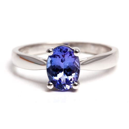 295 - A TANZANITE SOLITAIRE RING