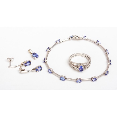 365 - A SUITE OF TANZANITE AND DIAMOND JEWELLERY