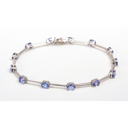 365 - A SUITE OF TANZANITE AND DIAMOND JEWELLERY