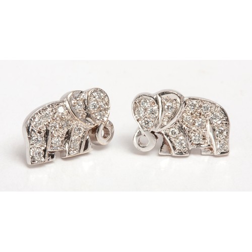 94 - A PAIR OF DIAMOND EARRINGS