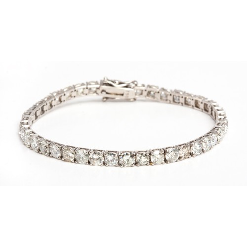 389 - A DIAMOND BRACELET