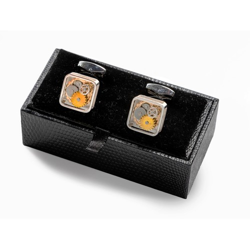 333 - A PAIR OF HAWES AND CURTIS CUFFLINKS