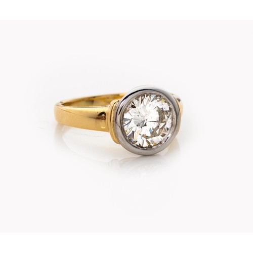 1002 - A DIAMOND SOLITAIRE RING