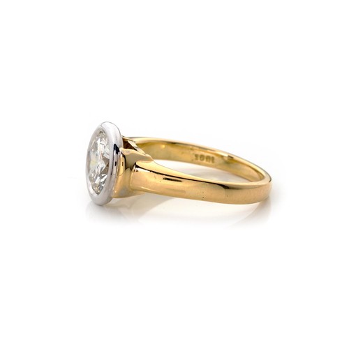 1002 - A DIAMOND SOLITAIRE RING