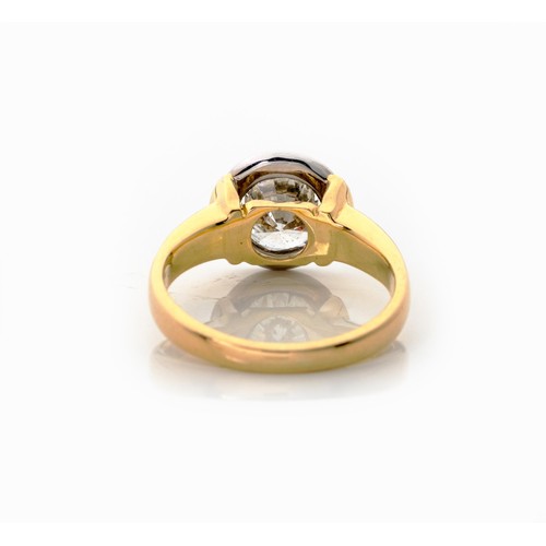 1002 - A DIAMOND SOLITAIRE RING