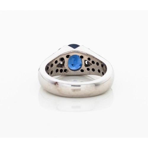 1010 - A SAPPHIRE AND DIAMOND RING, TRIGG JEWELLERS