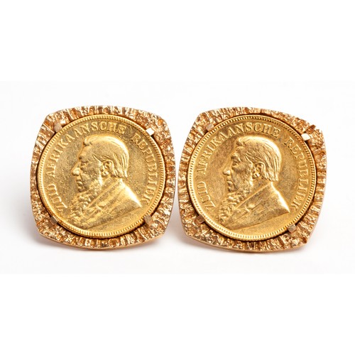 117 - A SET OF GOLD COIN CUFLINKS