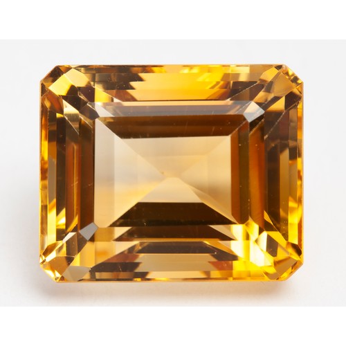 1090 - A PRINCESS-CUT TOPAZ 10 CARATS