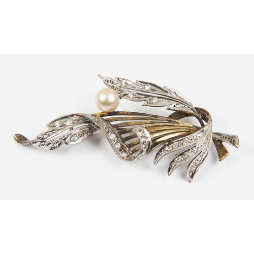 1191 - A DIAMOND AND PEARL BROOCH