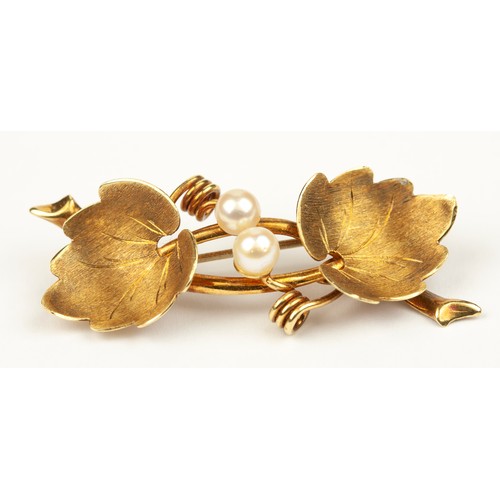 1192 - A PEARL BROOCH