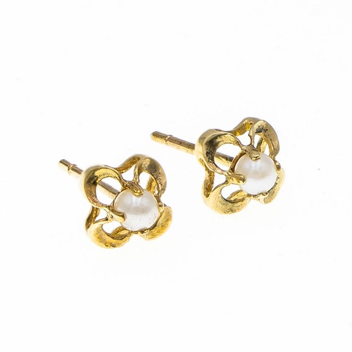 1183 - A PAIR OF PEARL EARRINGS