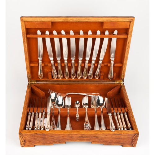 113 - A CANTEEN OF SILVER FLATWARE