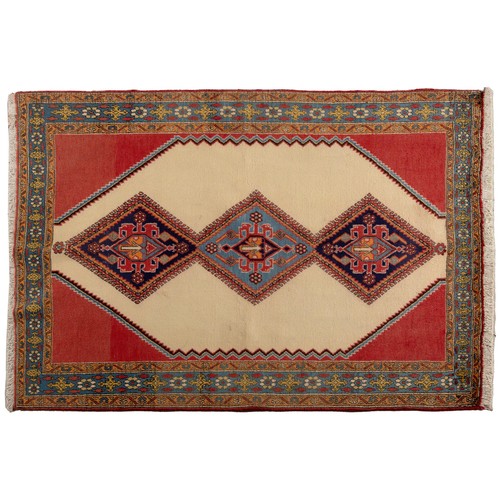 183 - A SHAHSAVARI RUG200 by 150cm