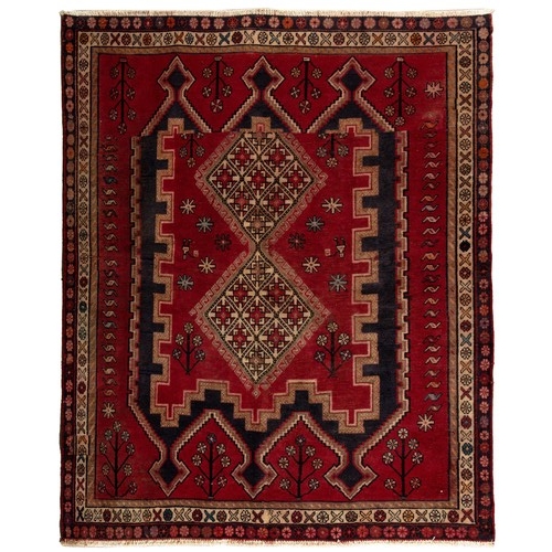 192 - A BAKHTIARI RUG190 by 150cm