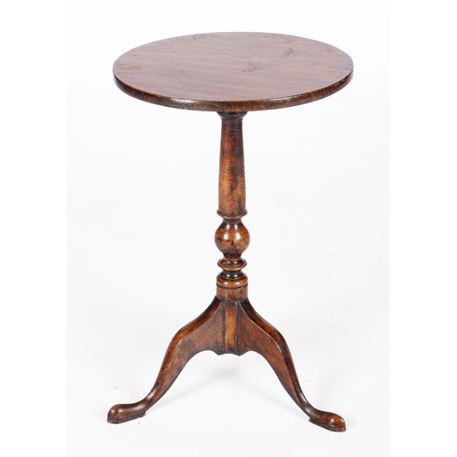 139 - A MAHOGANY OCCASIONAL TABLE