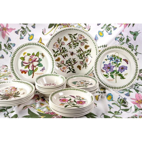 1028 - A PORTMEIRION 'BOTANICAL GARDEN' PATTERN PART DINNER SERVICE