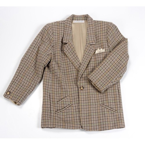 197 - A LADIES VINTAGE JACQUELINE PERES BLAZER