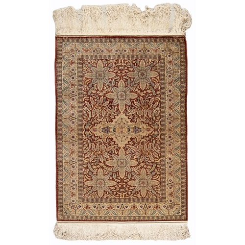 3 - A SILK HEREKE