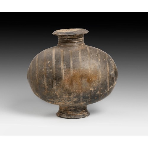 724 - A CHINESE GREY POTTERY 