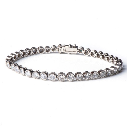 160 - A 6,15 CARAT DIAMOND TENNIS BRACELET