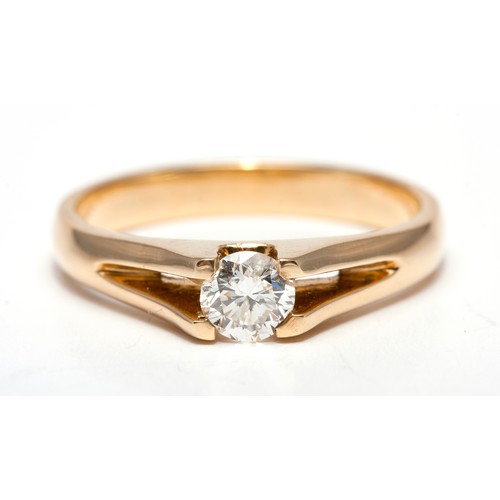 202 - A 0,43 CARAT DIAMOND SOLITAIRE RING