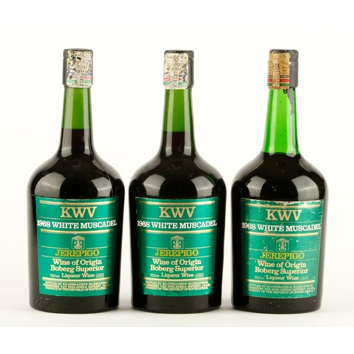 425 - A BOTTLE OF KWV MUSKAT MUSCADEL WHITE JEREPIGO 1968