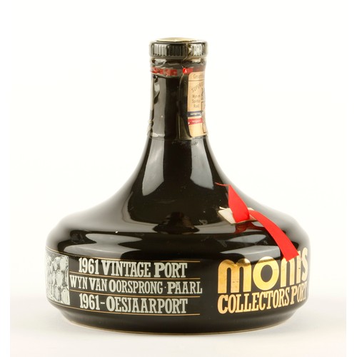 431 - A BOTTLE OF MONIS CAPE VINTAGE COLLECTORS PORT 1961